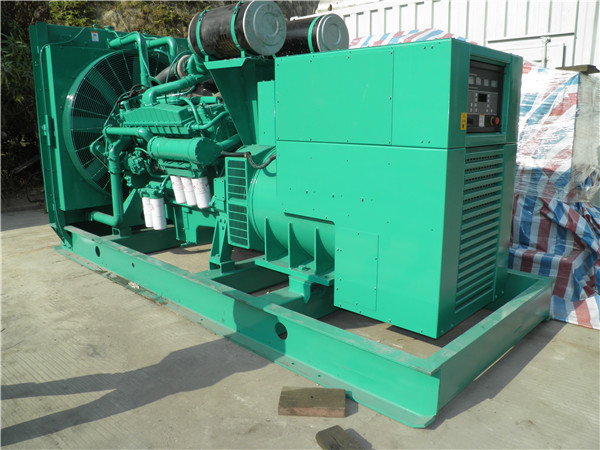 兴宾出租发电机 发电机组厂家：柴油发电机组的控制屏的作用是什么？