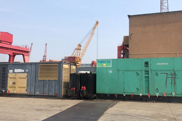 兴宾发电机出租空气滤清器的清洁频率是多少？